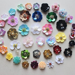 Lot 10 Random Stereo Beaded cloth stickers DIY garment accessories decorative Sequin cloth Colorful Mini Flowers wholesale