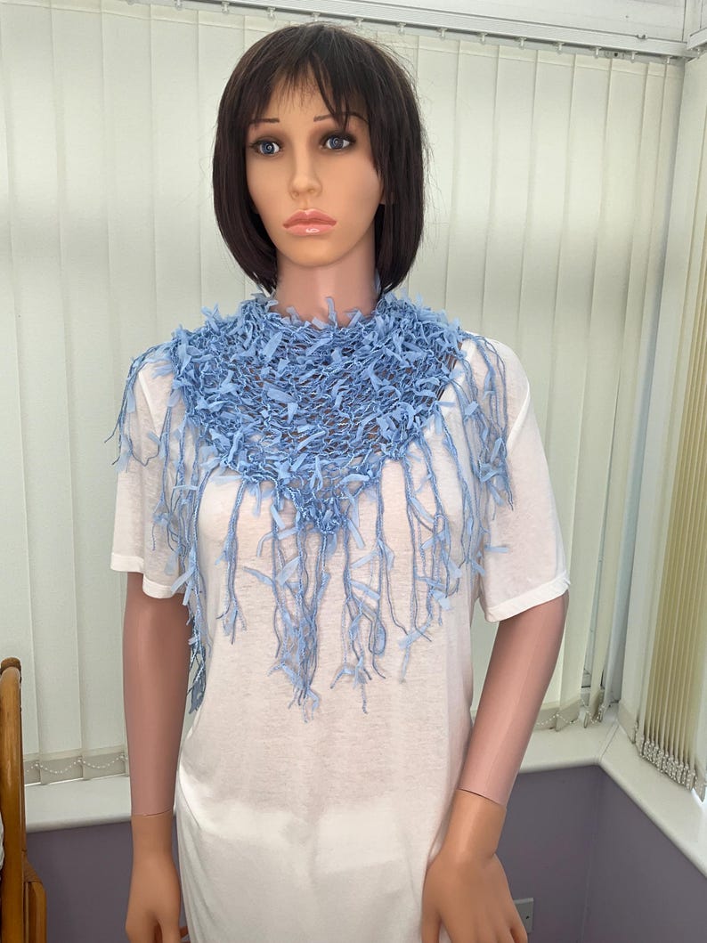 Écharpe en laine ruban bleu ciel : toucher doux, occasion spéciale image 12