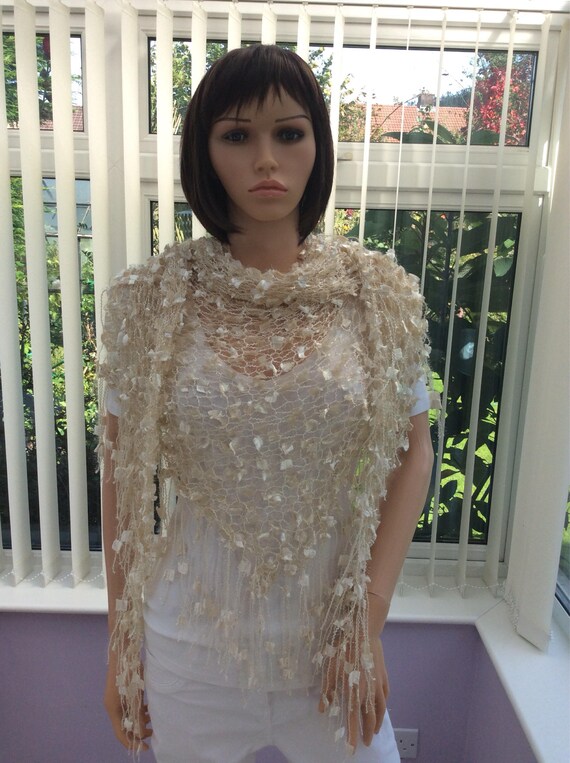 womens cream shawl