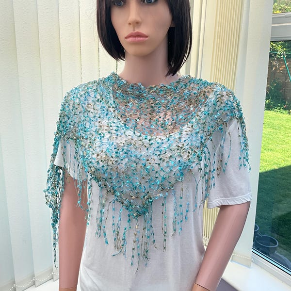 Écharpe en lurex turquoise : châle à franges, accent bronze