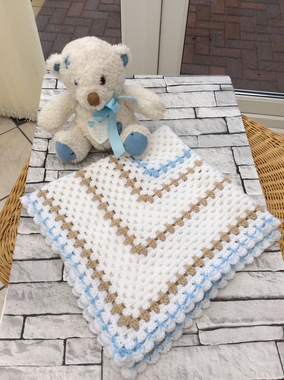 CROCHET BABY BLANKET 27/" x 27/" GIFT PRAM CAR SEAT MOSES BASKET