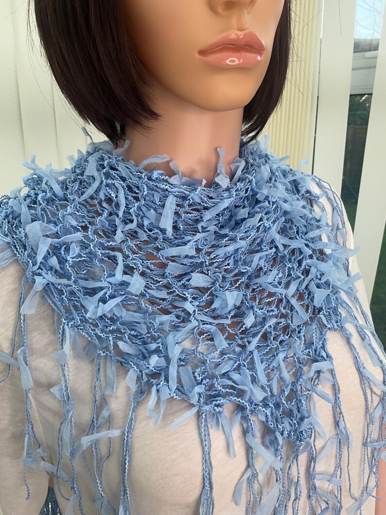 Écharpe en laine ruban bleu ciel : toucher doux, occasion spéciale image 17