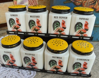 Pepper Vintage 70/'s Mod Mexican Rooster Wooden Spice Shakers Spice Dining set of 4 Paprika Garlic Salt Kitchen All Spice