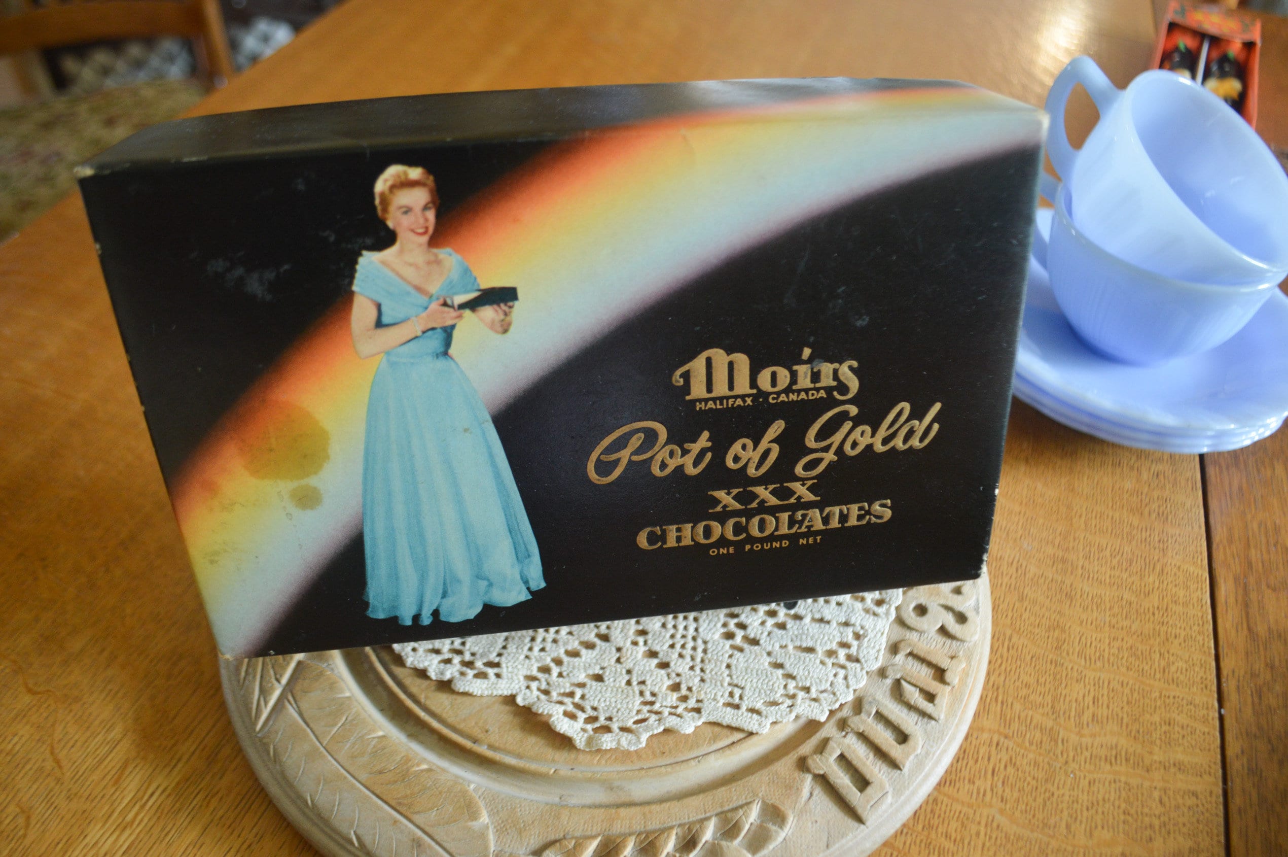 Vintage Moir's Pot of Gold Chocolate Box, 1950s, Canadian Candy - Etsy