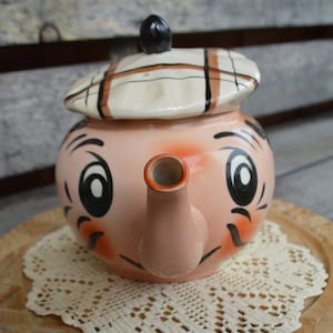 Vintage Wade Andy Capp Teapot, England, 24 oz Capacity, 1950s Teapot, Comic Character ,Non Drip, Hand Painted, Mothers day Gift for Her