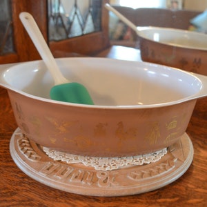 Vintage Pyrex Early American Casserole Dish, 2.5 Quart, Large Oval Pyrex Baker, Oven Proof, 1960s, Gift for Her, Gift for Him, Lasagna Dish