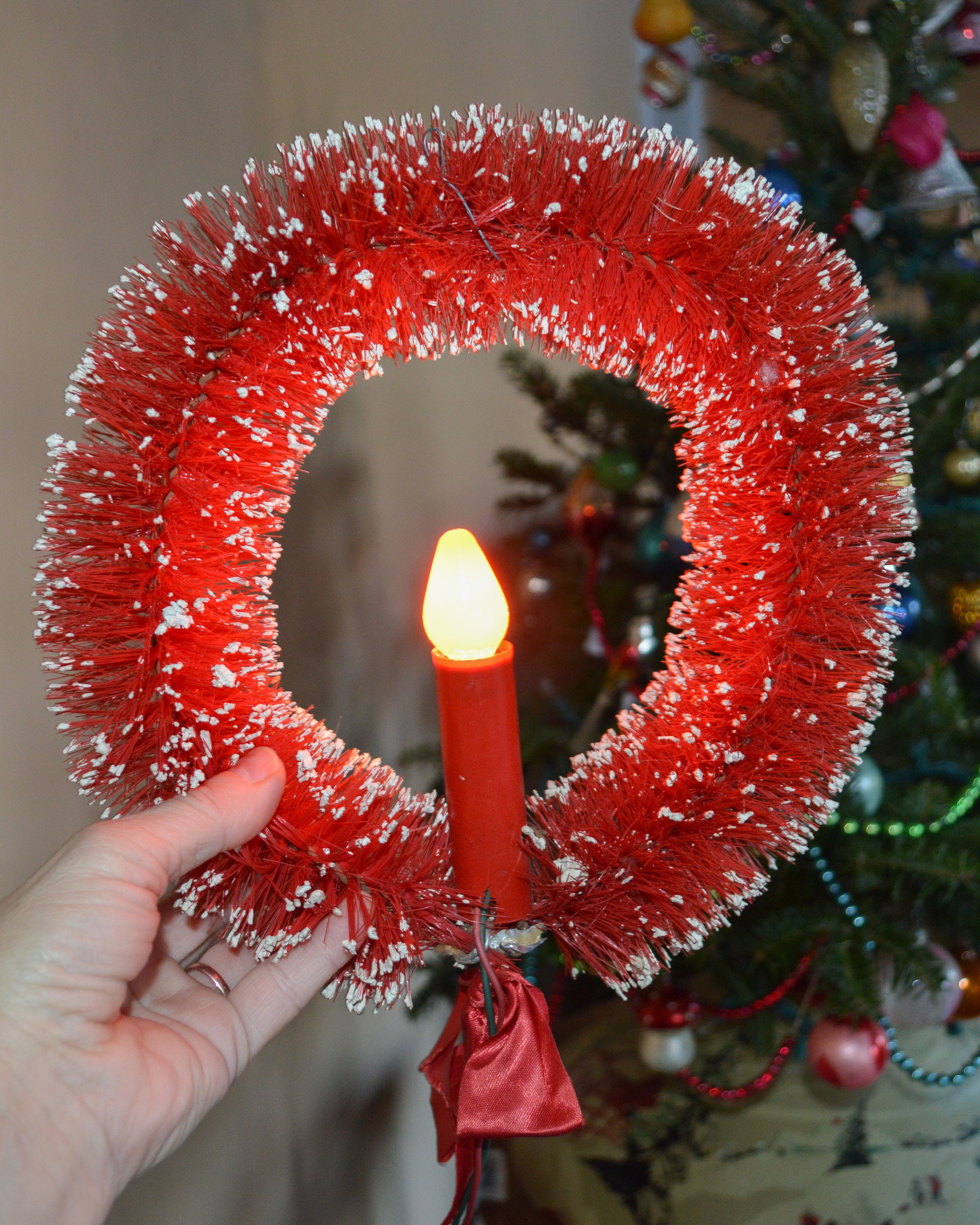 Vintage Noma Bottle Brush Wreath Light, 1940s Christmas Wreath