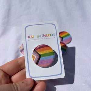 Inclusive Pride Flag Metal Badge: LGBTQ+ Queer Pin (3cm)