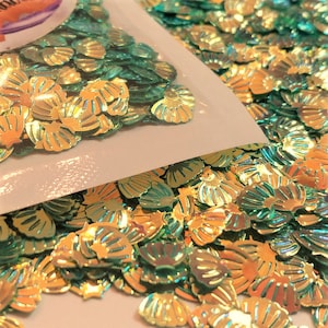 KELP BED 3D Sea Shell Glitter Shapes / Green to Gold Color Flash / Sculpted / Ocean Beach Designs / Vacation Crafts