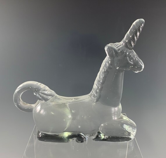 KOSTA BODA　Zooシリーズ ヤギ Kosta Boda Unicorn Figurine From the Zoo Series - Etsy Canada