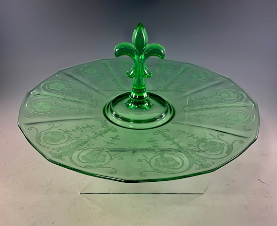 Fostoria Fairfax 11” Sandwich Server Line #2375 in Green with #277 Vernon Etch c1927-1932