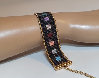 Pulsera de cuentas miyuki realizada en telar multicolor. pulsera hecha a mano. Francia.chelyscreationforyou