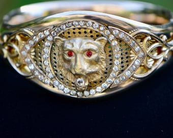 Victoriaanse grote leeuwenarmband met felrode en heldere kristallen