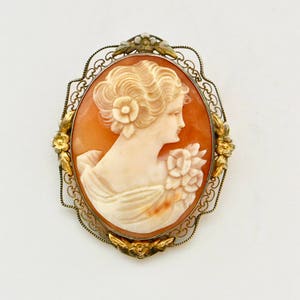 Vintage 1940s Sterling Oval Hand Carved Cameo Filigree Brooch/Pin