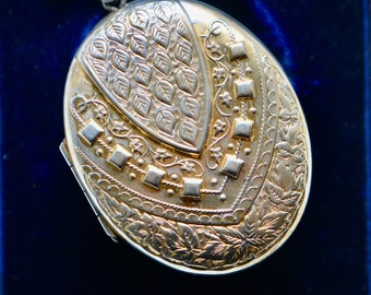 Victorian Silver Large Oval Locket and Chain with Leaf Motif, "Bette"