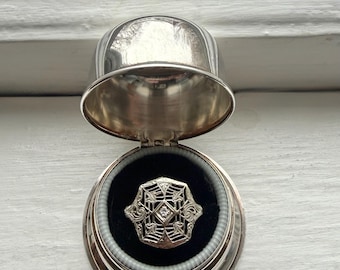 Art Deco 14k Diamond Filigree Ring, 1920s
