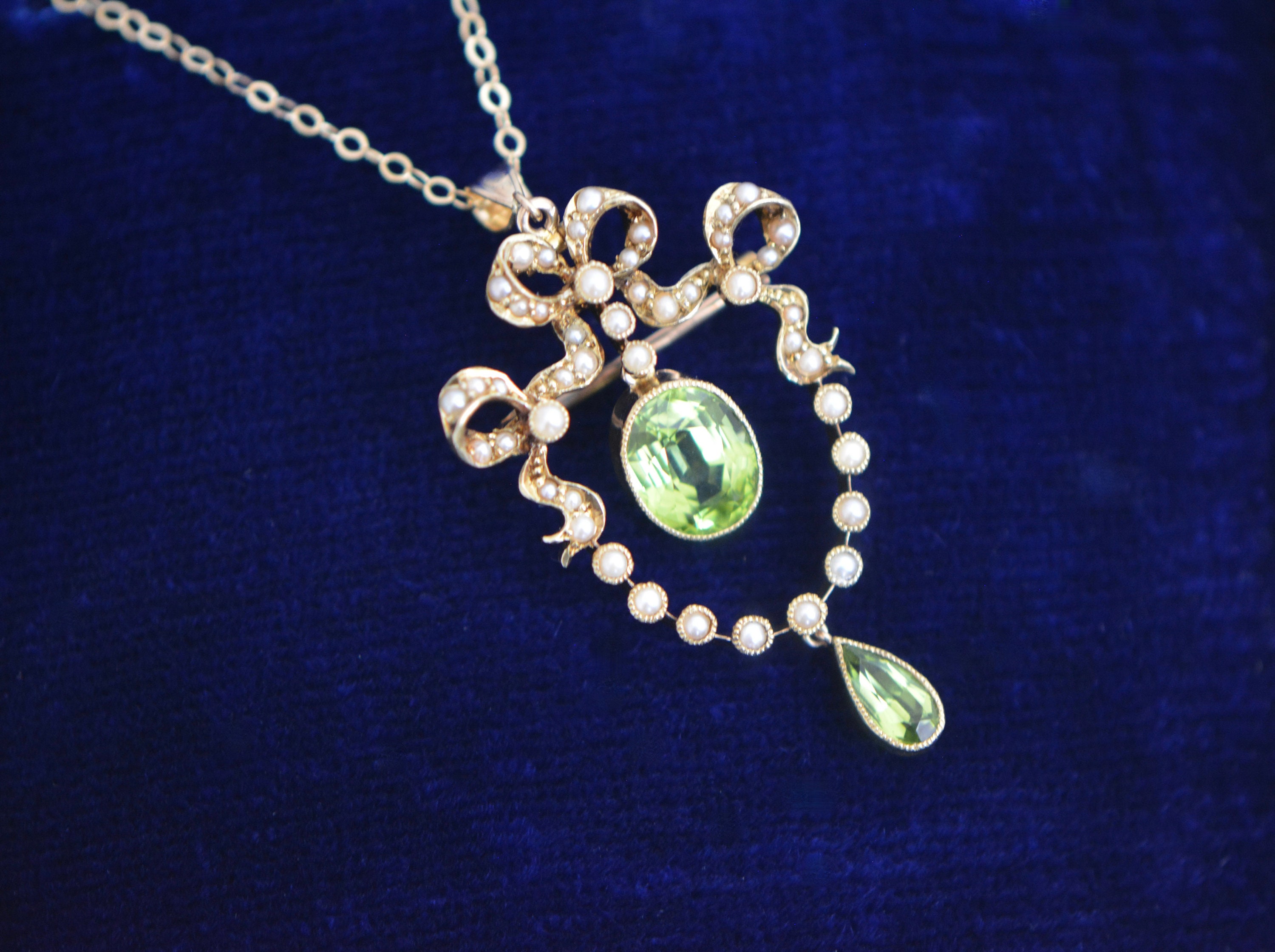 Victorian 15k Peridot and Seed Pearls Pendant/brooch Necklace