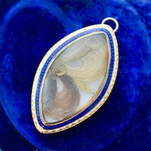 Georgian 14k Rose Gold Navette Mourning Pendant with Hair &quot;Feathers&quot;, British, 1780s