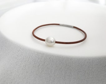 Cultured Pearl Leather Bracelet, Freshwater Pearl Jewelry, Yoga Jewelry, Leather Anklet, Gift for Mother and Daughter, White Single Pearl