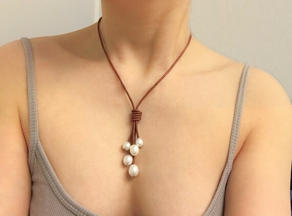 ★PEARLY MORE★ Holiday leather necklace Freshwater Pearl Leather Necklace, White Pearl Jewelry