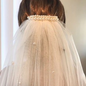 Bridal Wedding pearl Veil, Single Layer  Tulle Veil, Simple Short Cut Edge fingertip Veil