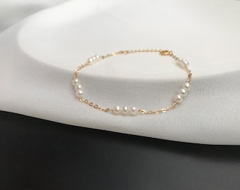 Delicate Freshwater Pearl Bracelet, Bridesmaid jewelry, Bridal Wedding Gift, rose gold filled chain, mother of the bride, June Birthstone