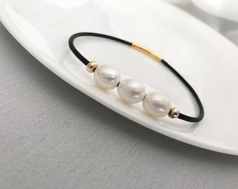 Cultured Pearl and  Leather Bracelet, white Pearl Jewelry, Genuine freshwater pearl,  Leather Bracelet, gift for women,