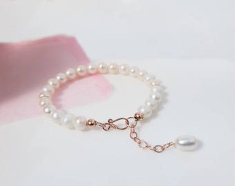 Rose Gold Freshwater Pearl Bracelet, Bridesmaid gift, Wedding Jewelry, Mother of the Bride, Dainty Pearl, Graduation gift