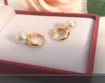 Gold Vermeil Huggies Earring,  Freshwater pearls Drop earrings, Bridal Wedding Jewelry, Bridesmaid gift, Mother of pearls