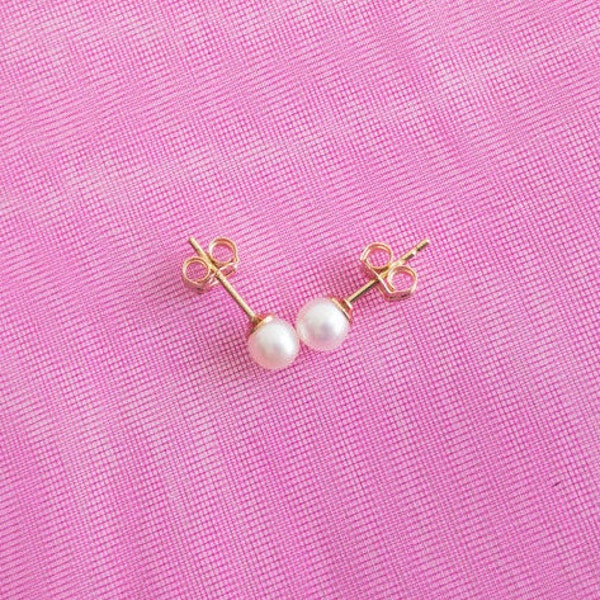 14K Gold Filled Studs, Freshwater Pearl Earrings, Mother of the Bride / Groom, Birthstone Bridesmaid Jewelry, Wedding Anniversary Gift,