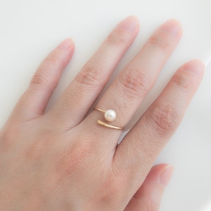 Dainty freshwater pearl Ring, Rose gold Rings, Minimalist Jewelry, Small stackable rings, White pearls, Gift for her