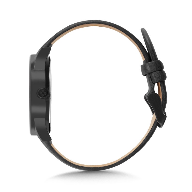 Pode incluir: Um rel&oacute;gio de pulso de couro preto com um mostrador preto e uma pulseira de couro preto.