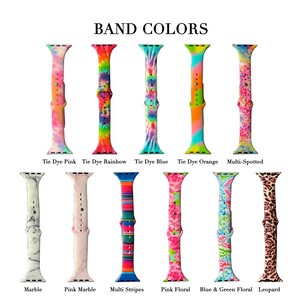 Puede incluir: Una variedad de correas de Apple Watch coloridas con diferentes patrones, que incluyen tie dye, m&aacute;rmol, rayas, flores e estampado de leopardo. Las correas se muestran en dos filas, con el texto "BAND COLORS" en la parte superior.