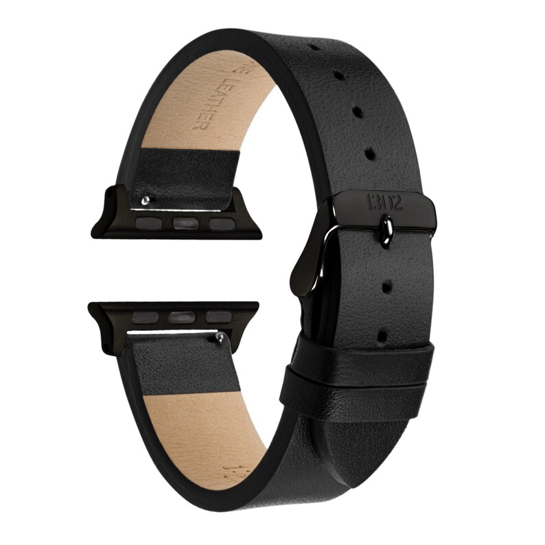 以下が含まれることがあります： 黒い金属製のバックルが付いた、黒い革製のApple Watchバンド。バンドは滑らかで質感のある仕上げになっており、Apple Watchモデルと互換性があります。