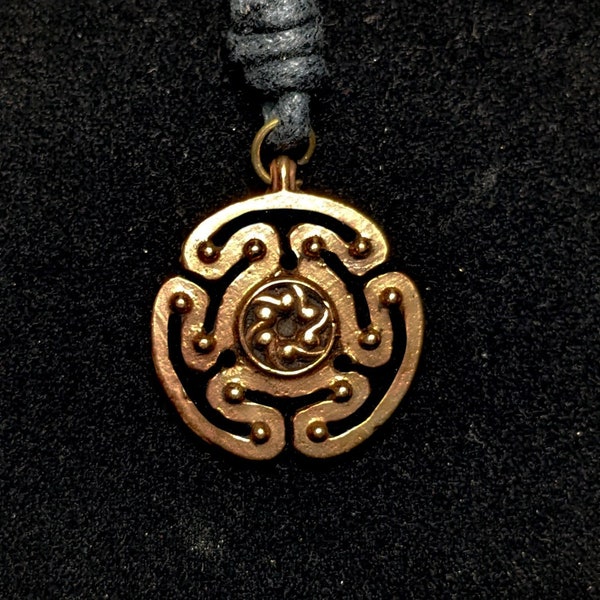 Small Symbol of Hekate Pendant Necklace