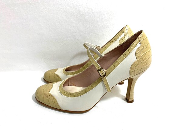 womens size 8 Shoes TAN IVORY WINGTIP Shoes 40's s