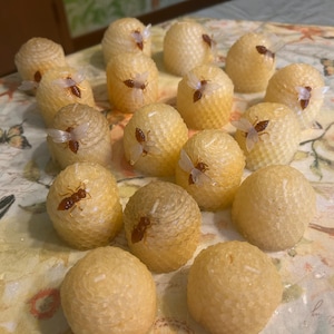 Rolled Beeswax Honeycomb Hive 2&quot; Candles with Bees, 17 Candles, Lacaser