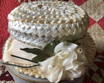 Vintage Women's Straw Summer Hat, White Roses, Union Made USA, 704272