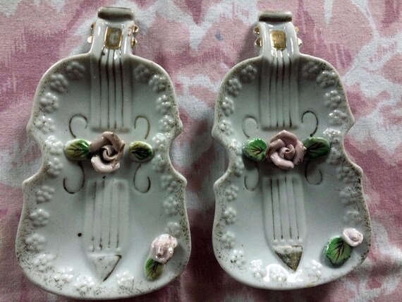 Porcelain Powder, Trinket or Jewelry Box, Two Tri… - image 5