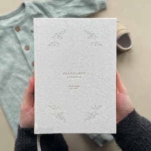 Diario della gravidanza con copertina rigida in lino: ricordo in rilievo dorato