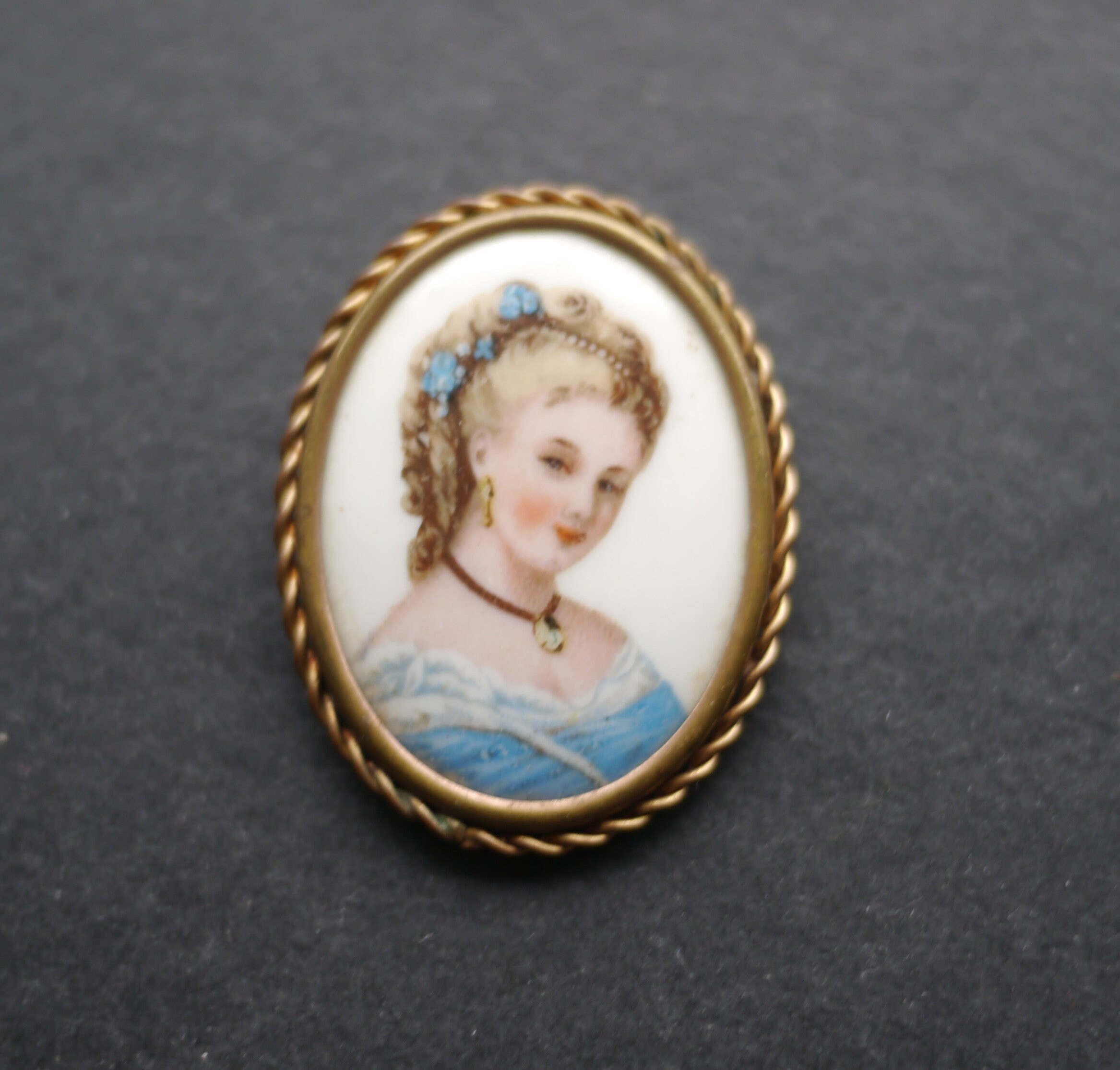 Pretty Vintage Limoges Porcelain Brooch Portrait of Lady in