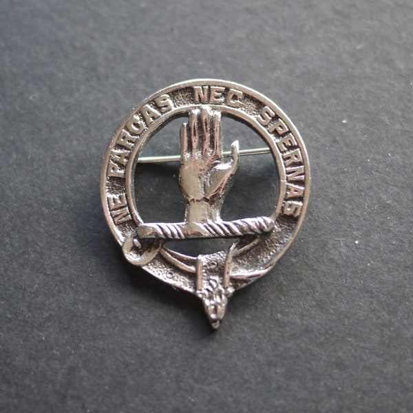 Scottish Clan Lamont brooch pin motto Ne Parcas nec Spernas