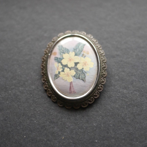 TLM Thomas L Mott vintage flower brooch Made in England with primroses