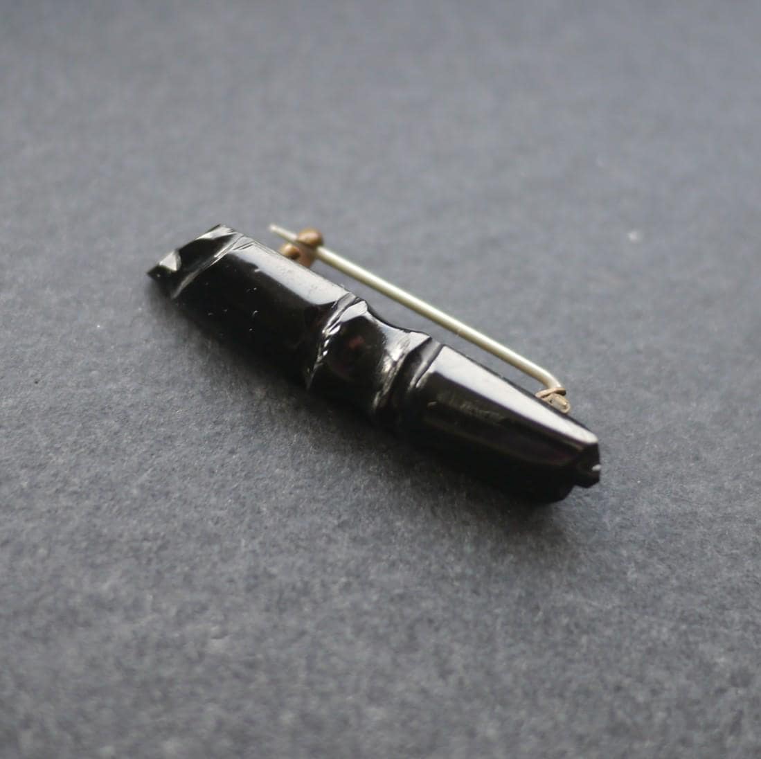 ヴィンテージ ジェットブローチ - Etsy 日本