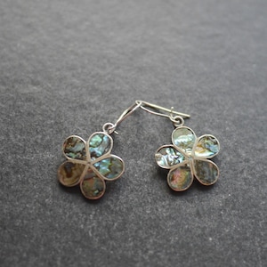 Silver tone metal and shell flower earrings pierced ears Alpaca Mexico