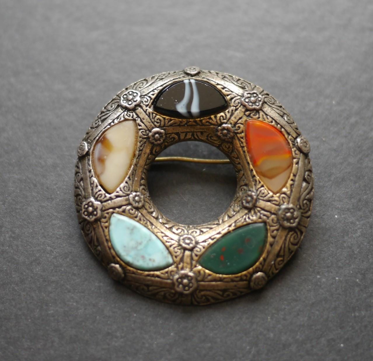 レア！！！イギリス ヴィンテージ MIRACLE社 大きなブローチ ネックレス Miracle brooch - Etsy 日本