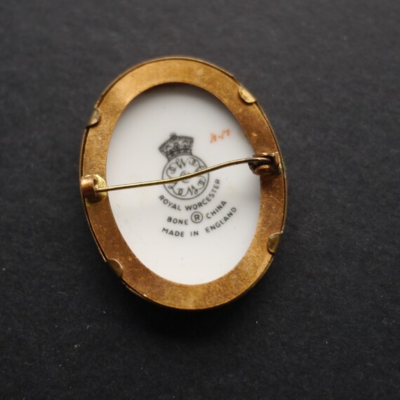 Pretty vintage Royal Worcester bone china brooch … - image 3