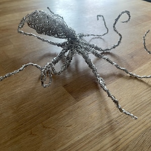 Aluminum Wire Octopus Sculpture: Indoor/Outdoor Art (17x4.5x14 inches)