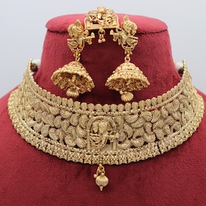 Matt Vergoldete Indische Halskette Set: Temple Jhumkas Schmuck