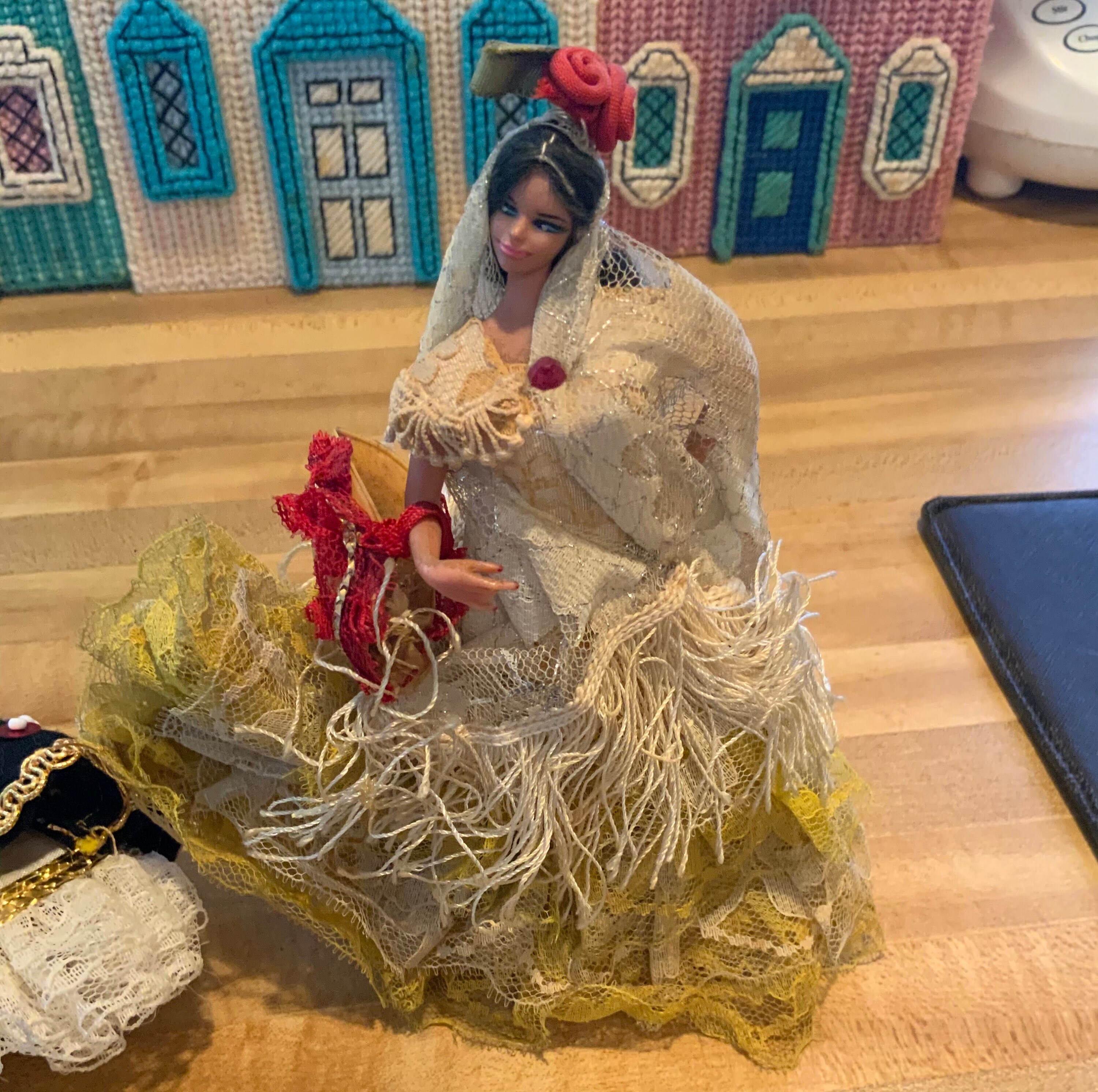 Two vintage foreign dolls 8 and 7 Etsy.de